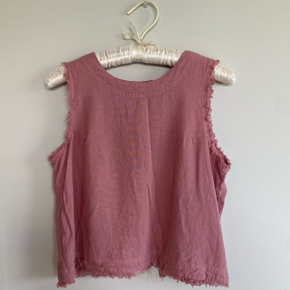 Thread and Supply Pink Linen Blend Button Back Top Size Small
